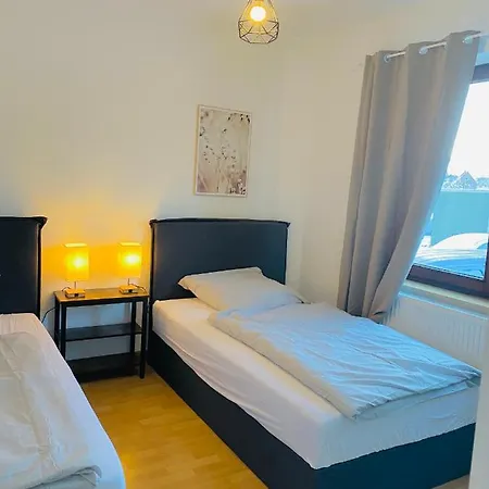 Prázdninový dům Ganzes Haus, 80qm, Parkplatz, 6 Personen, 3 Schlafzimmer, Wlan *
