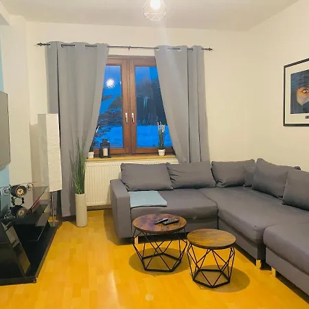 Ganzes Haus, 80qm, Parkplatz, 6 Personen, 3 Schlafzimmer, Wlan *