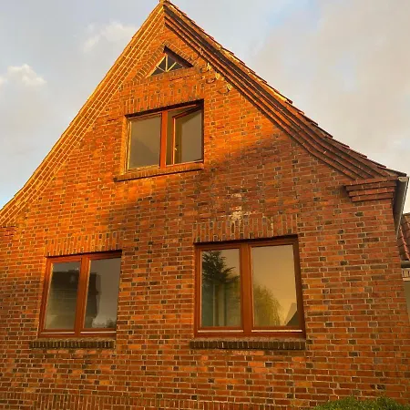 펜션 Ganzes Haus, 80qm, Parkplatz, 6 Personen, 3 Schlafzimmer, Wlan
