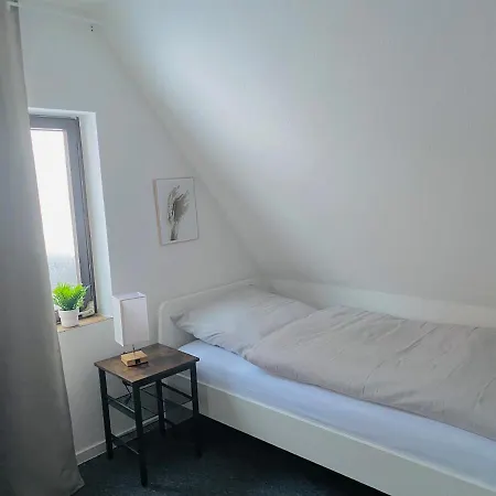Ganzes Haus, 80qm, Parkplatz, 6 Personen, 3 Schlafzimmer, Wlan *
