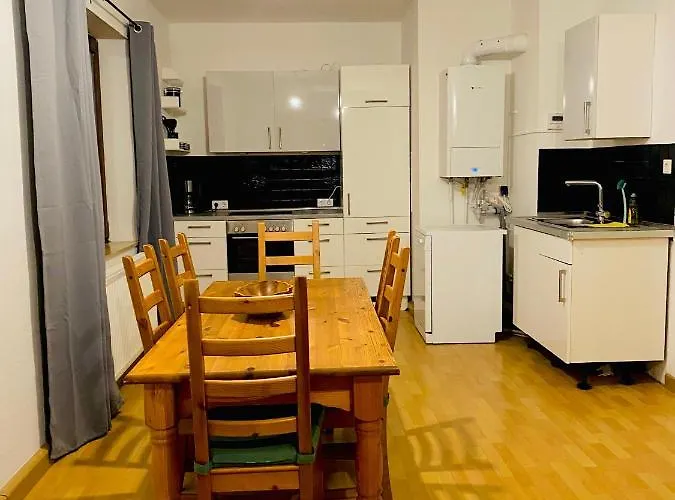 Ganzes Haus, 80qm, Parkplatz, 6 Personen, 3 Schlafzimmer, Wlan