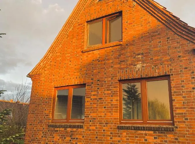 Ganzes Haus, 80qm, Parkplatz, 6 Personen, 3 Schlafzimmer, Wlan 펜션