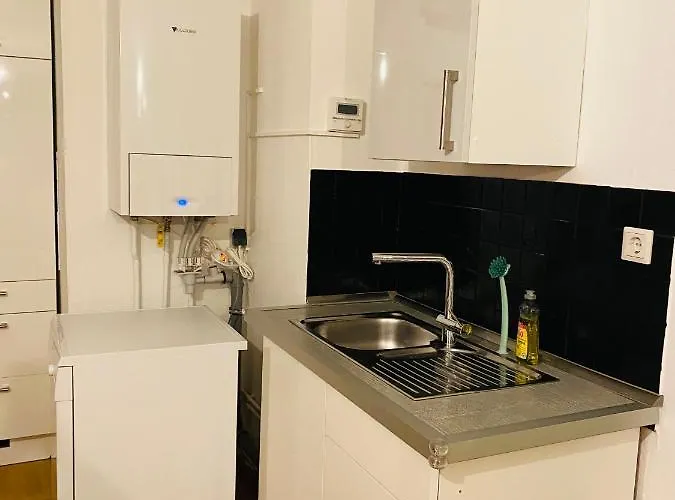 Ganzes Haus, 80qm, Parkplatz, 6 Personen, 3 Schlafzimmer, Wlan 펜션 *